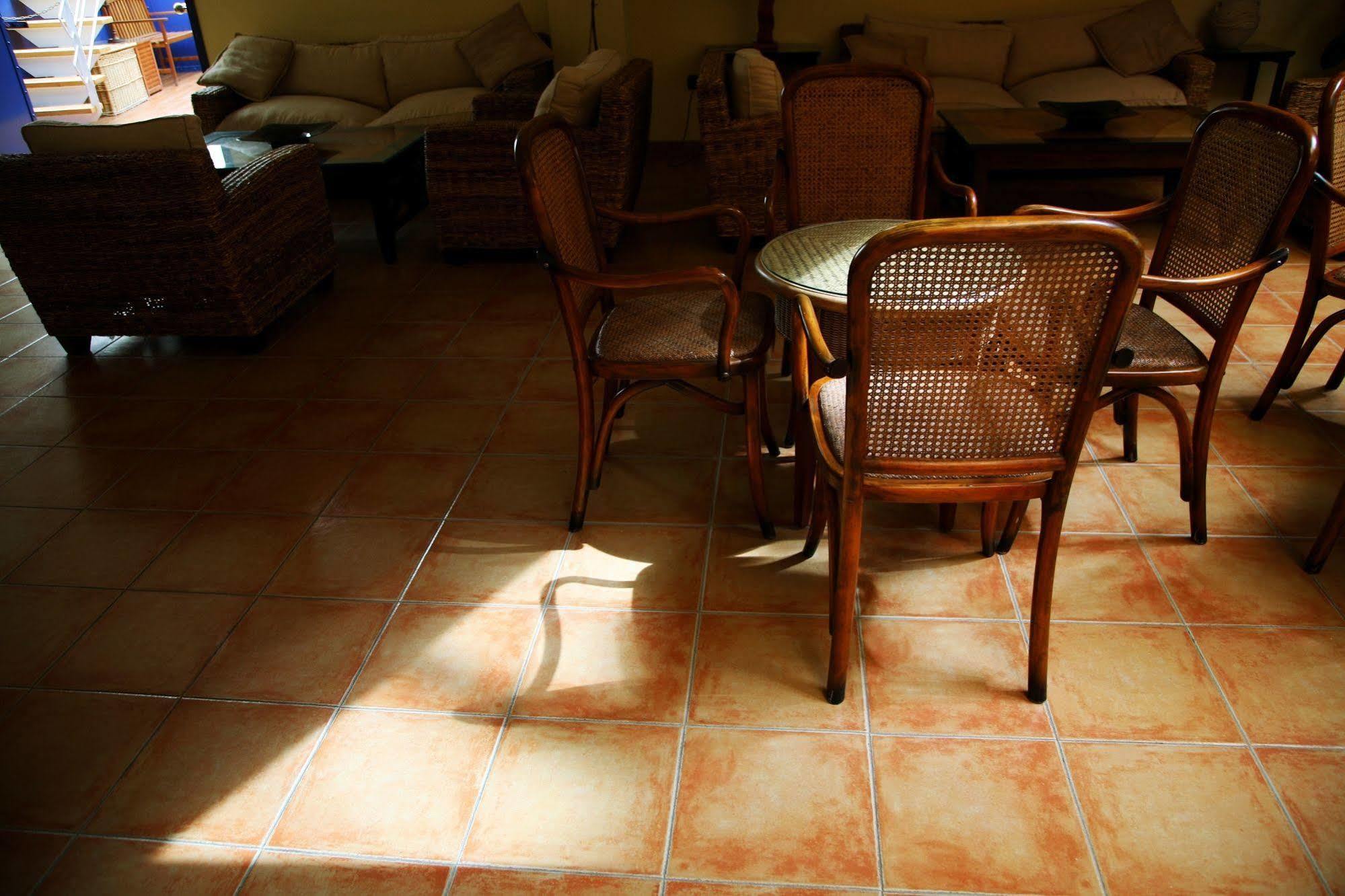 Ele Santabarbara Hotel Castilleja de la Cuesta Kültér fotó