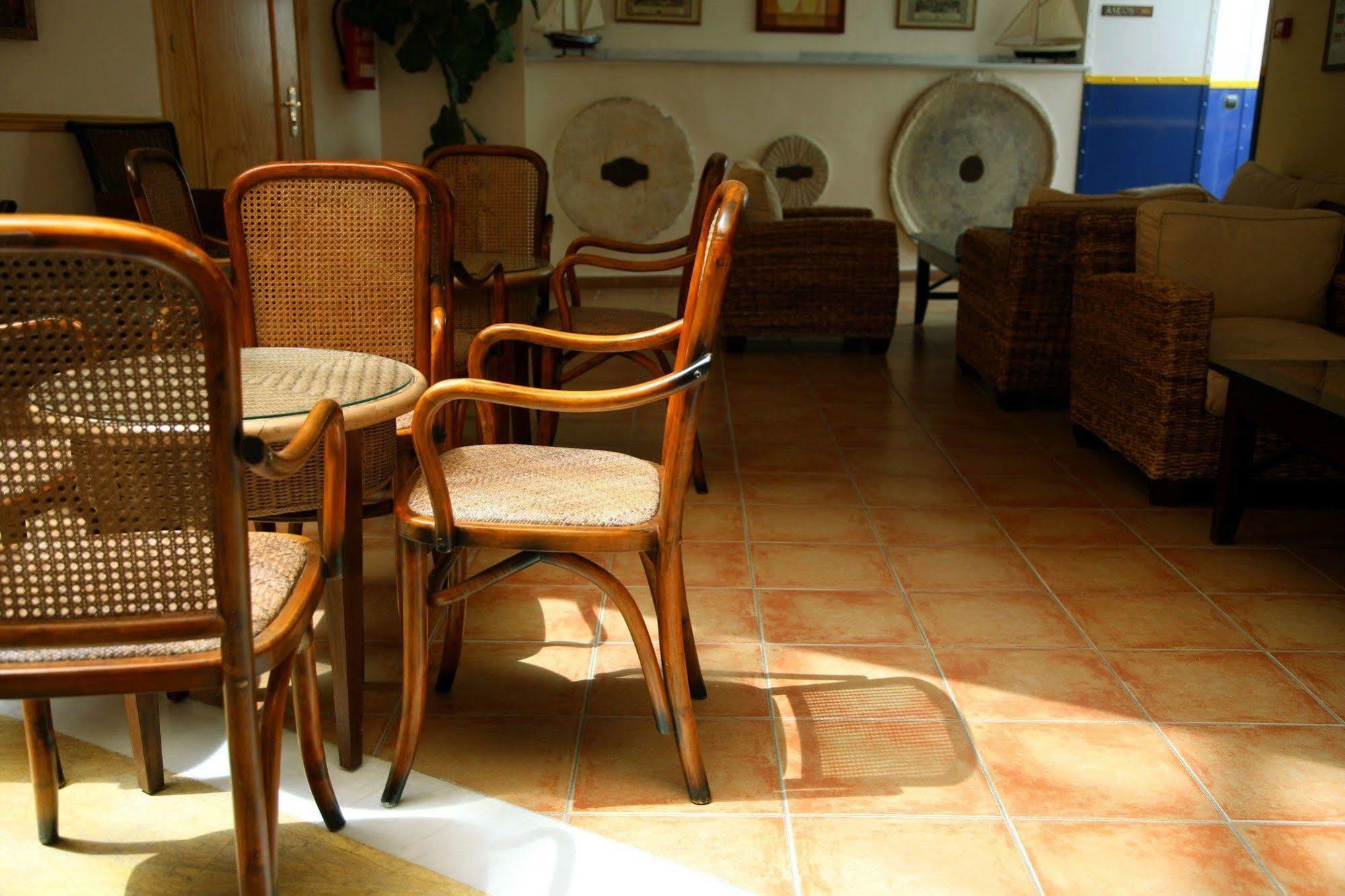 Ele Santabarbara Hotel Castilleja de la Cuesta Kültér fotó