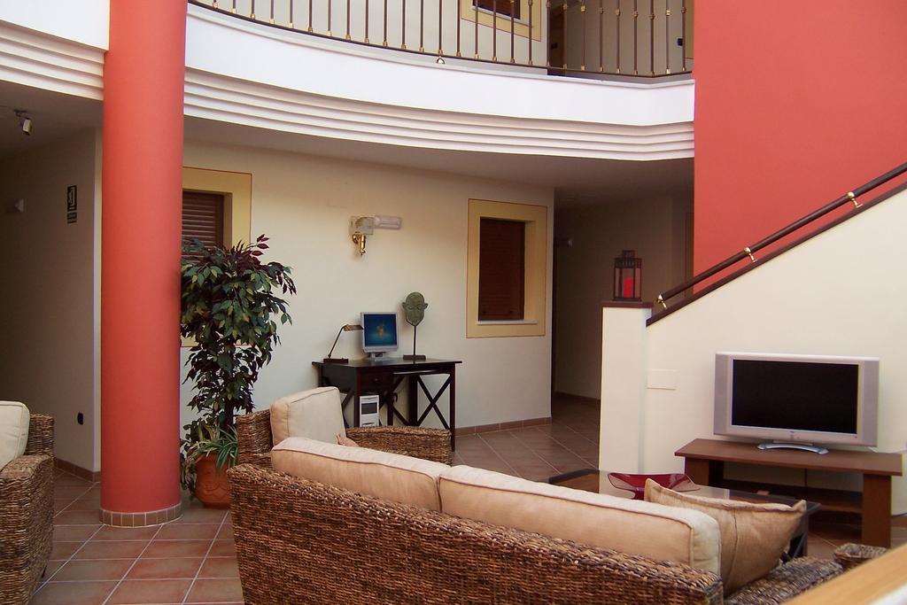Ele Santabarbara Hotel Castilleja de la Cuesta Kültér fotó